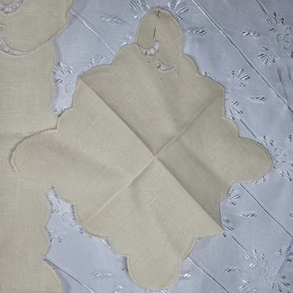 Vintage Cream Linen Tablecloth and 2 Napkin Set Floral Cutout Scalloped Edge 3pc